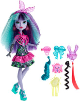 Mattel Monster High Electrified Monstrous Hair Ghouls Twyla Doll